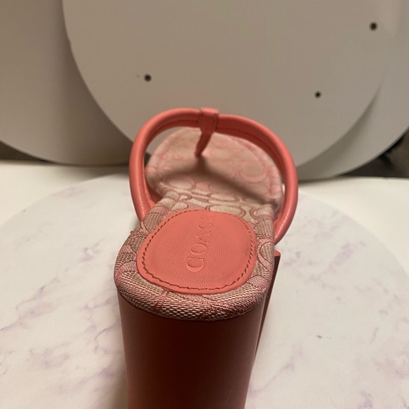 Coach - Picture 6 of 6